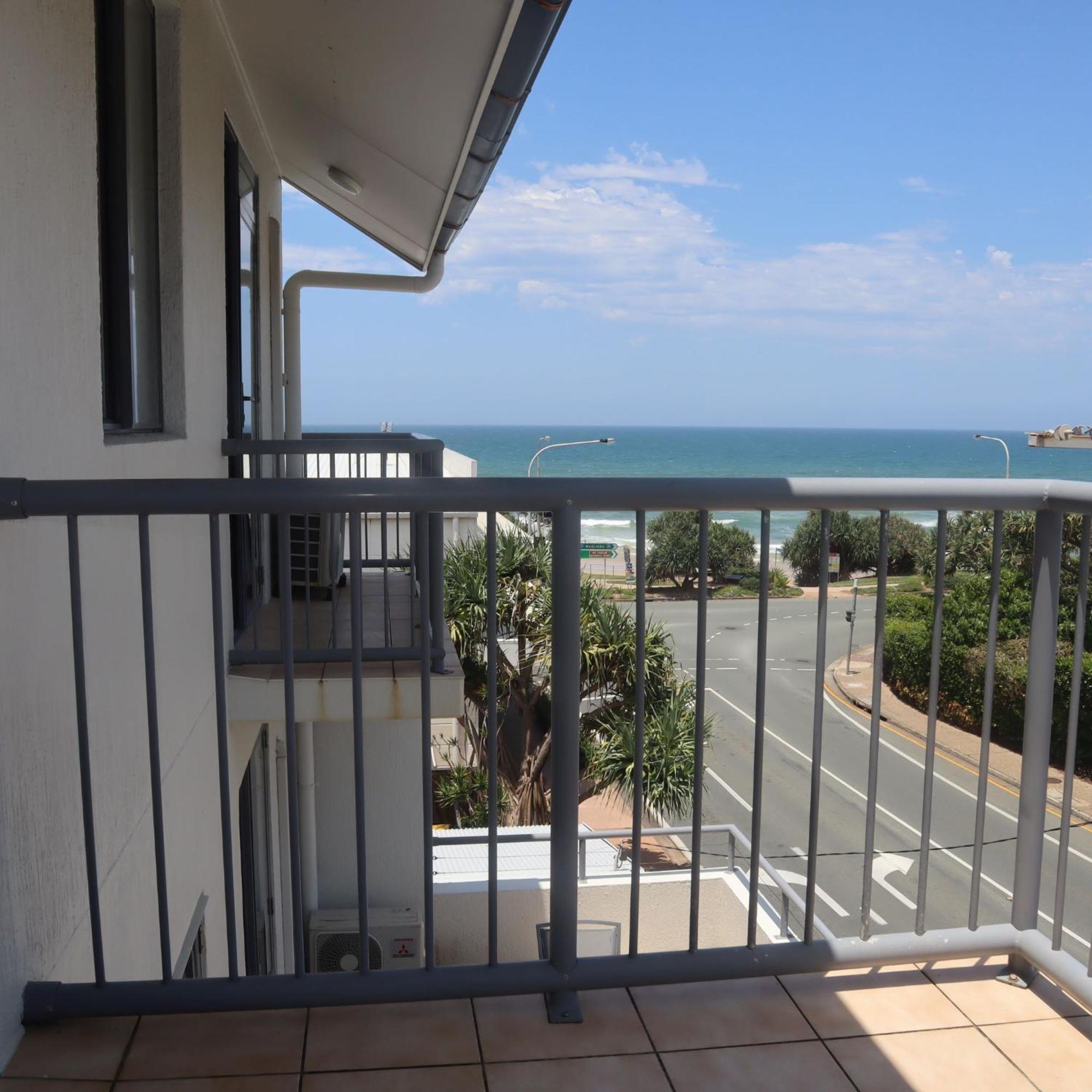 Coolum Beach Resort Exterior photo